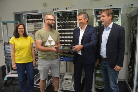 Technikerschule profitiert von Gespräch über den Gartenzaun